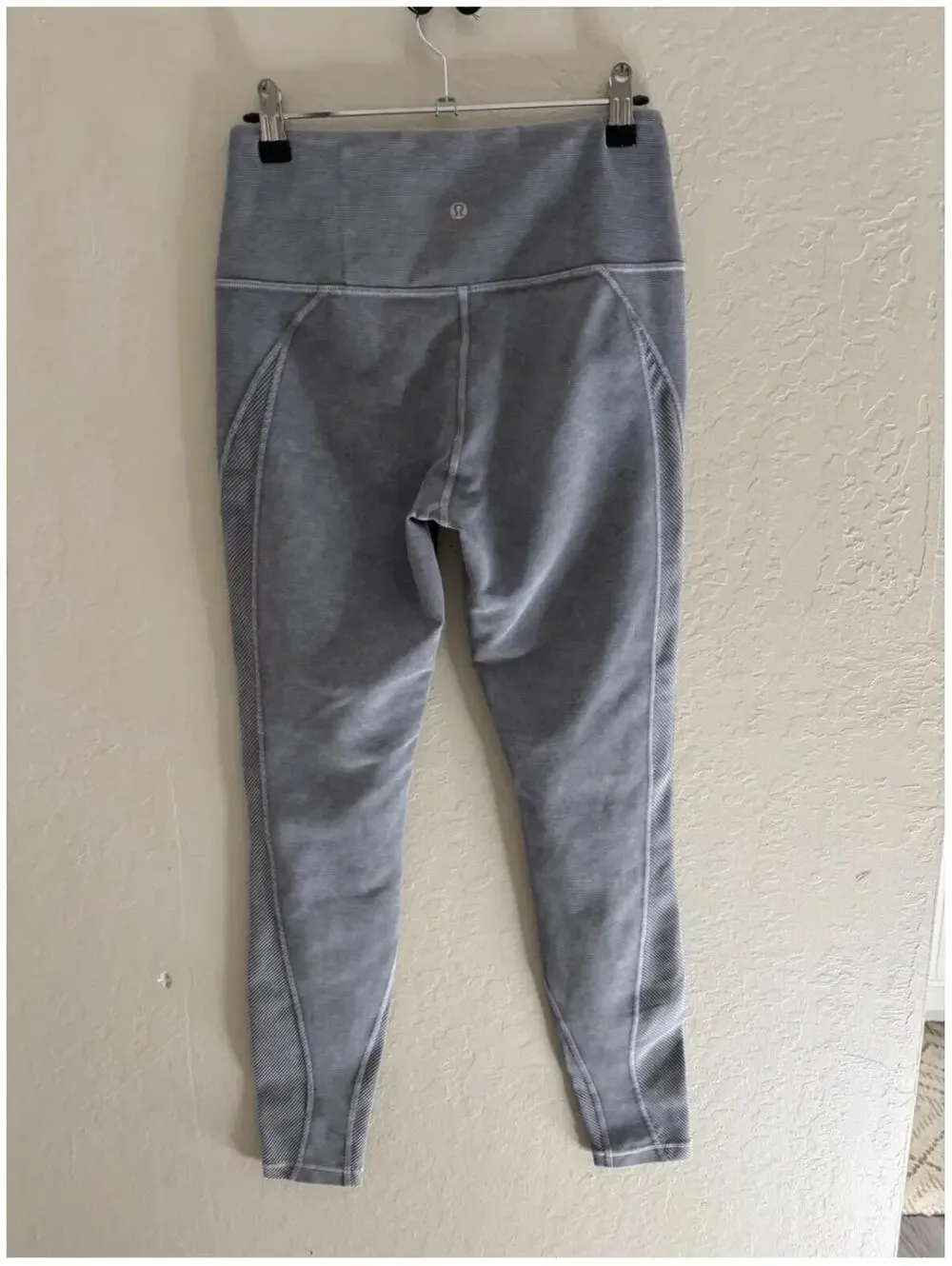 Lululemon Athletica ribbed Leggings - Picture 6 of 7